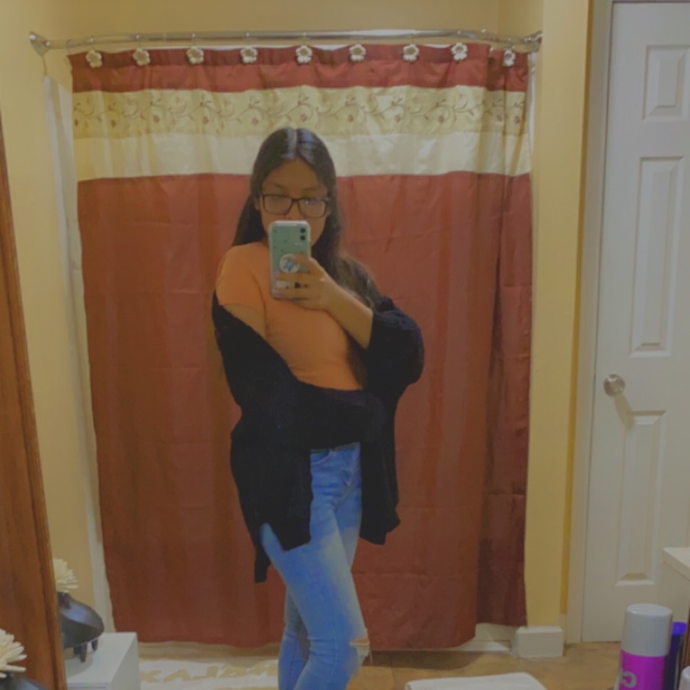 Meet your Posher, Esmeralda